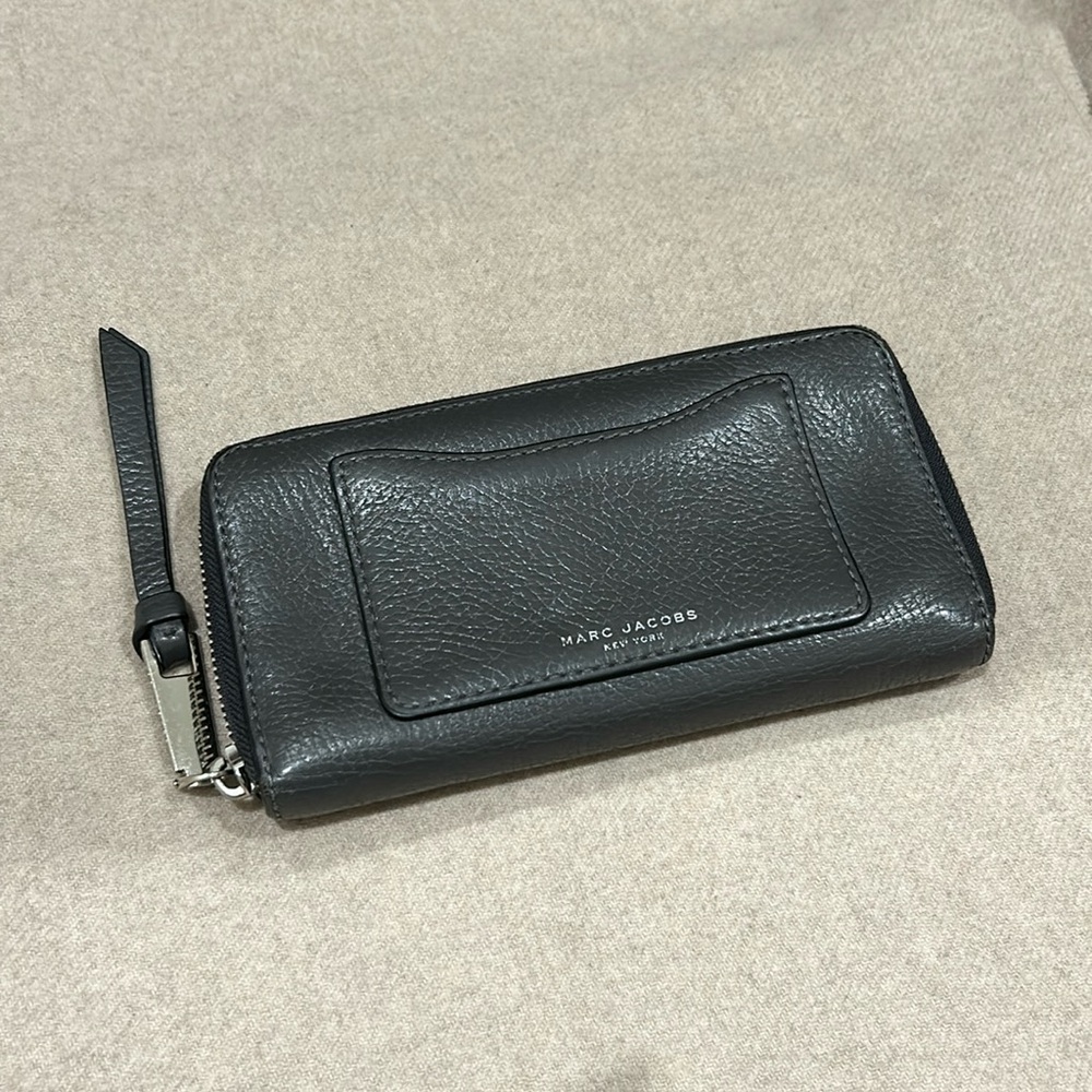 Marc Jacobs Leather Grey Wallet